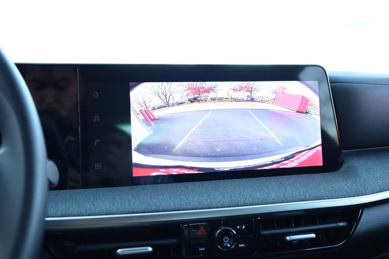 Nissan Kicks Vehicle Image 12