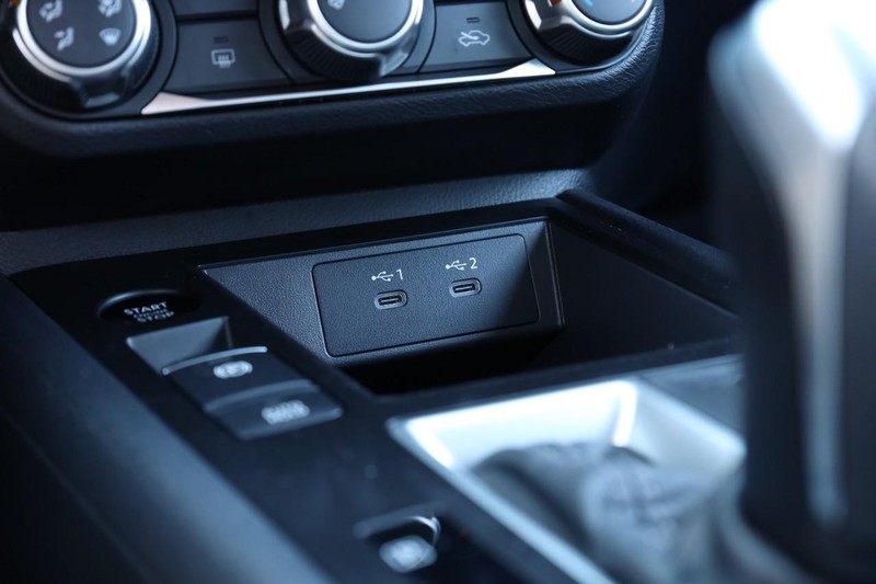 Nissan Kicks Vehicle Image 15