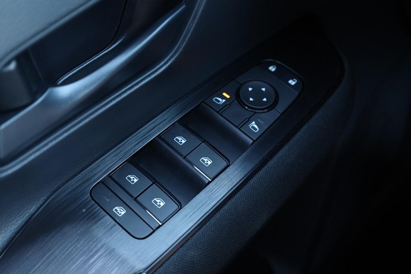 Nissan Kicks Vehicle Image 18