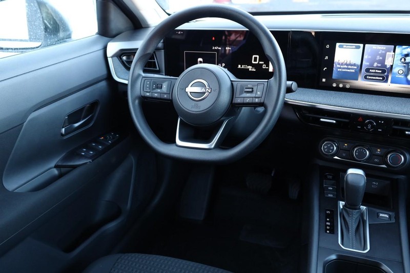 Nissan Kicks Vehicle Image 23