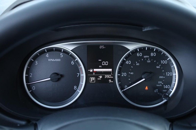 Nissan Versa Vehicle Image 08