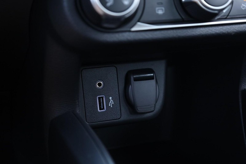 Nissan Versa Vehicle Image 12