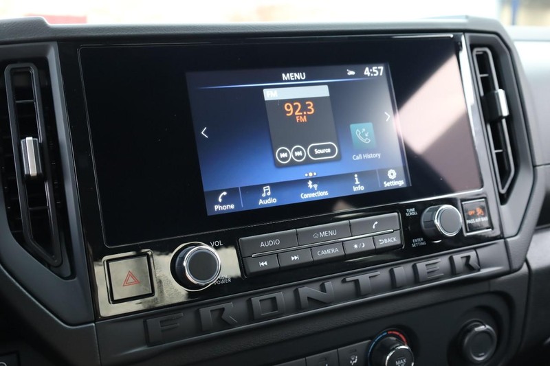 Nissan Frontier Vehicle Image 11