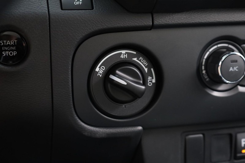 Nissan Frontier Vehicle Image 15