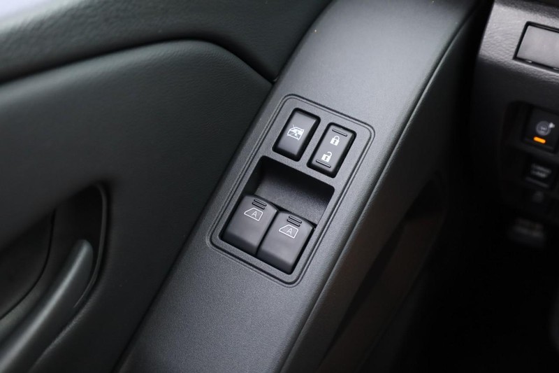 Nissan Frontier Vehicle Image 18