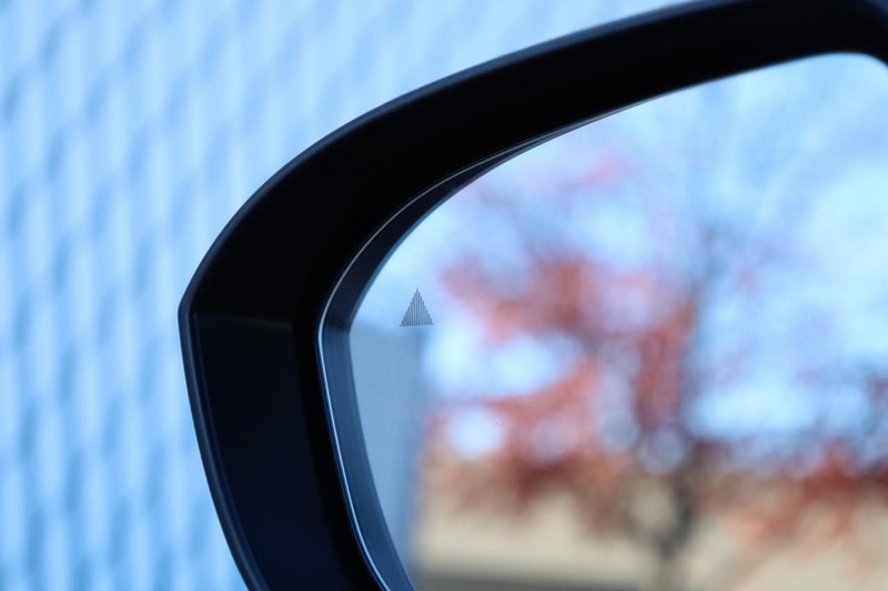 Nissan Rogue Vehicle Full-screen Gallery Image 21