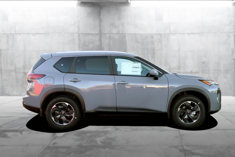 Nissan Rogue Vehicle Full-screen Gallery Image 33