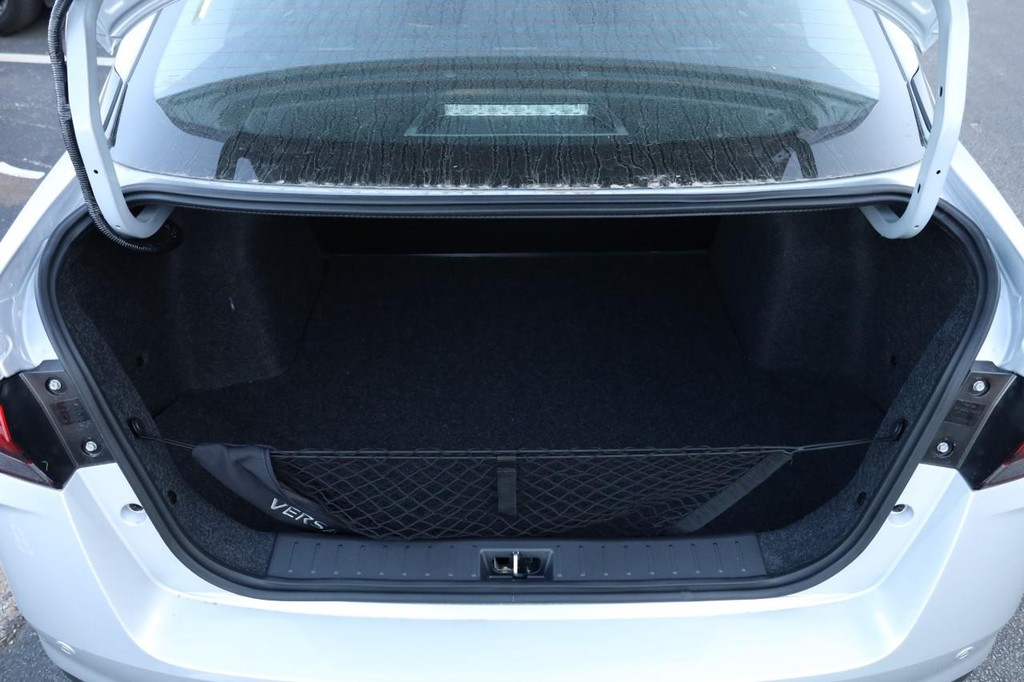 Nissan Versa Vehicle Image 07