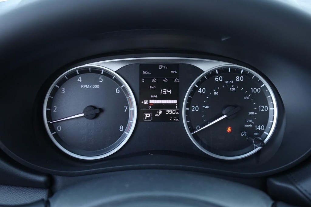 Nissan Versa Vehicle Image 10