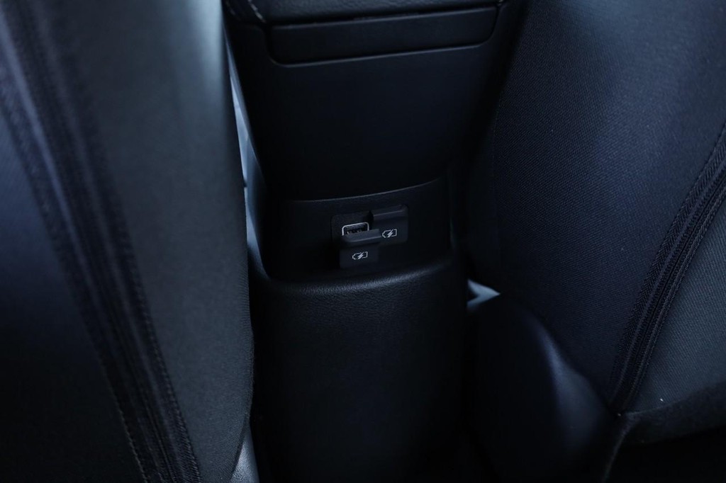 Nissan Versa Vehicle Image 20