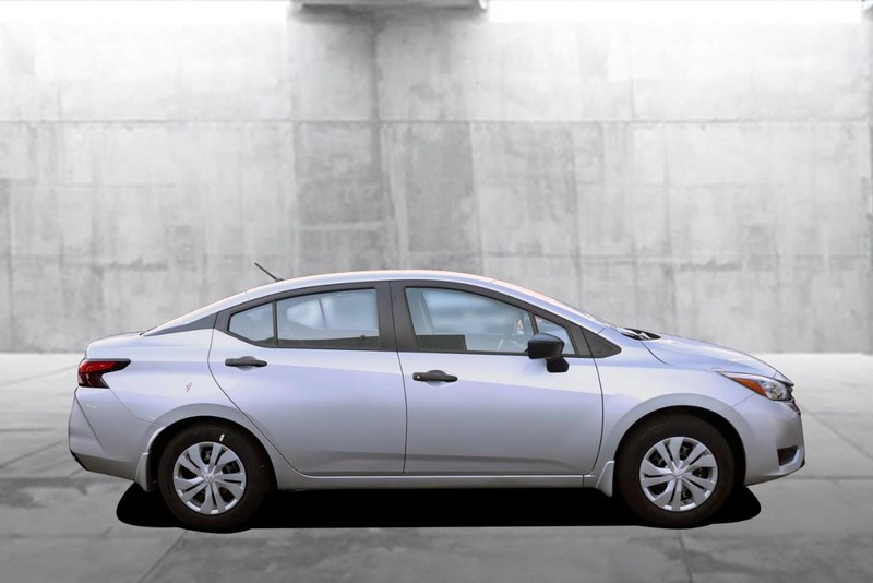 Nissan Versa Vehicle Image 05