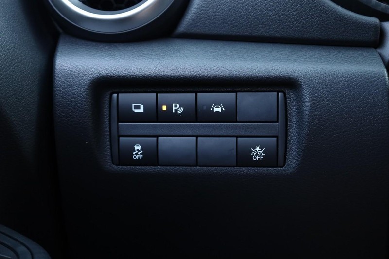 Nissan Versa Vehicle Image 18