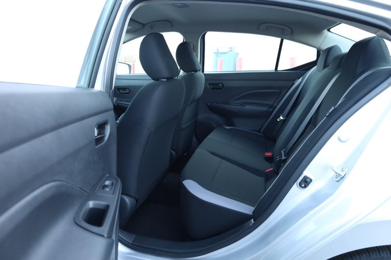 Nissan Versa Vehicle Image 19