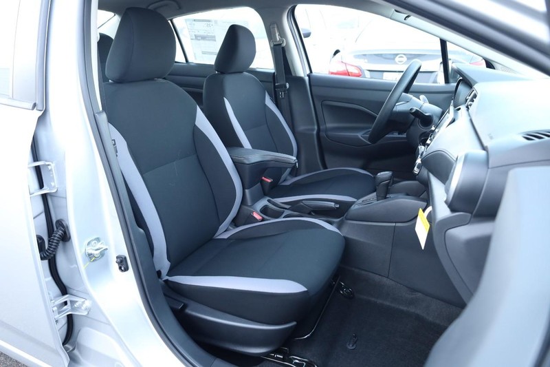 Nissan Versa Vehicle Image 23