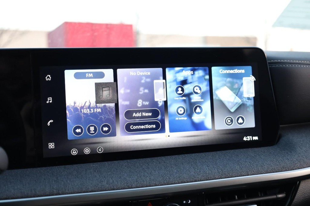 Nissan Kicks Vehicle Image 13