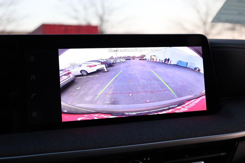 Nissan Kicks Vehicle Image 14