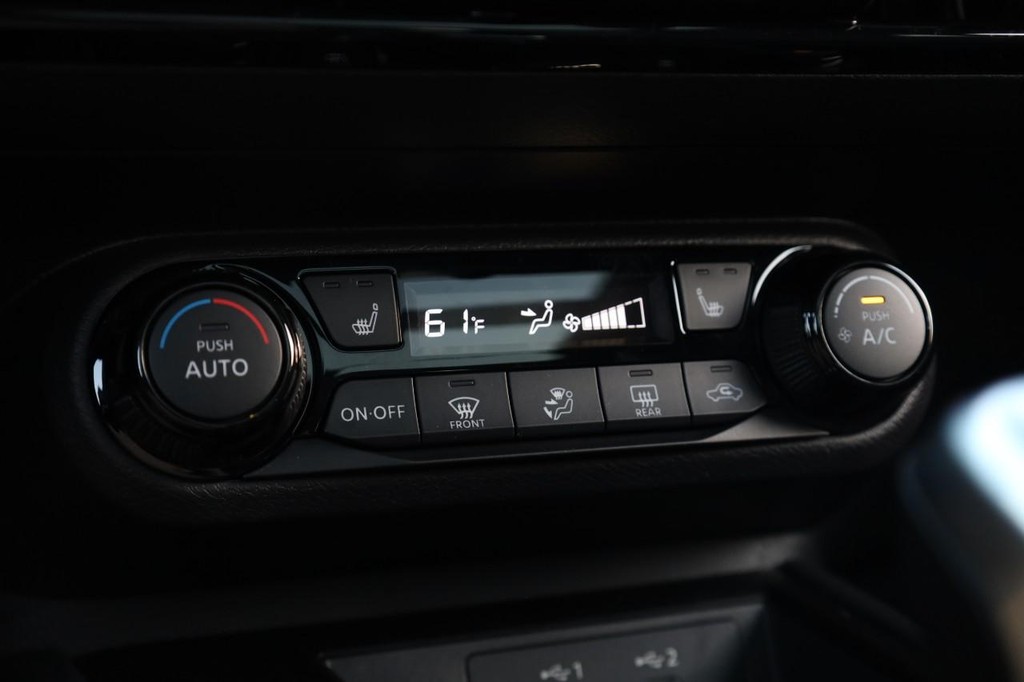 Nissan Kicks Vehicle Image 16