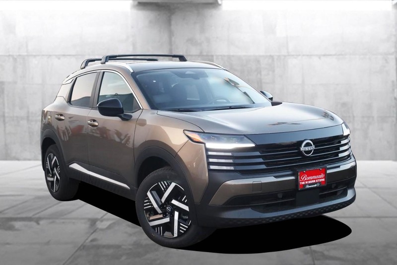 Nissan Kicks Vehicle Image 02