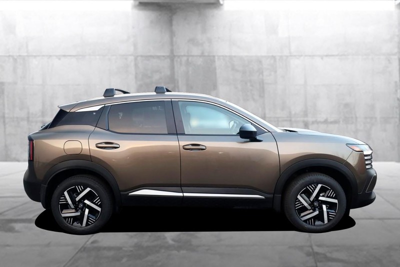 Nissan Kicks Vehicle Image 05