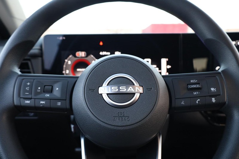 Nissan Kicks Vehicle Image 11