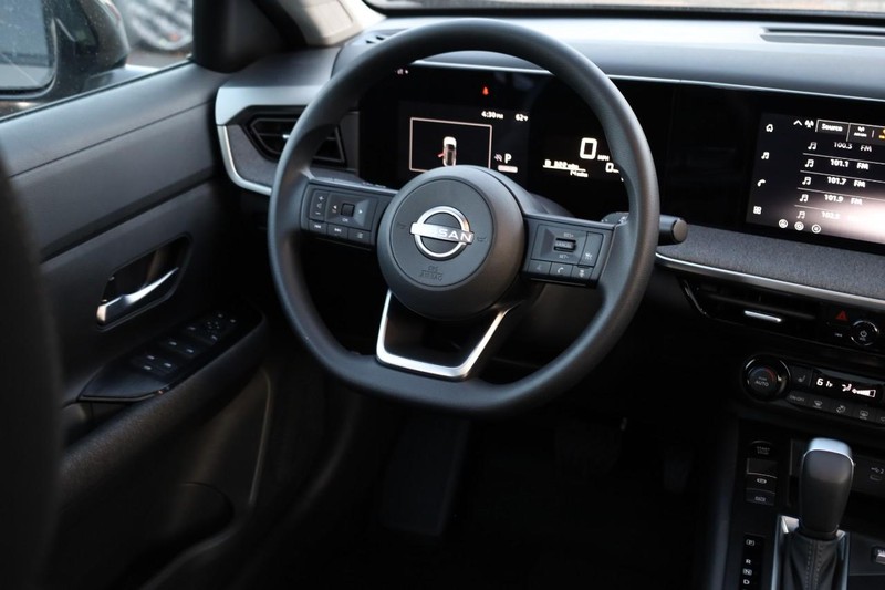 Nissan Kicks Vehicle Image 25