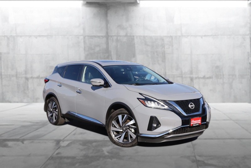 Nissan Murano Vehicle Full-screen Gallery Image 2