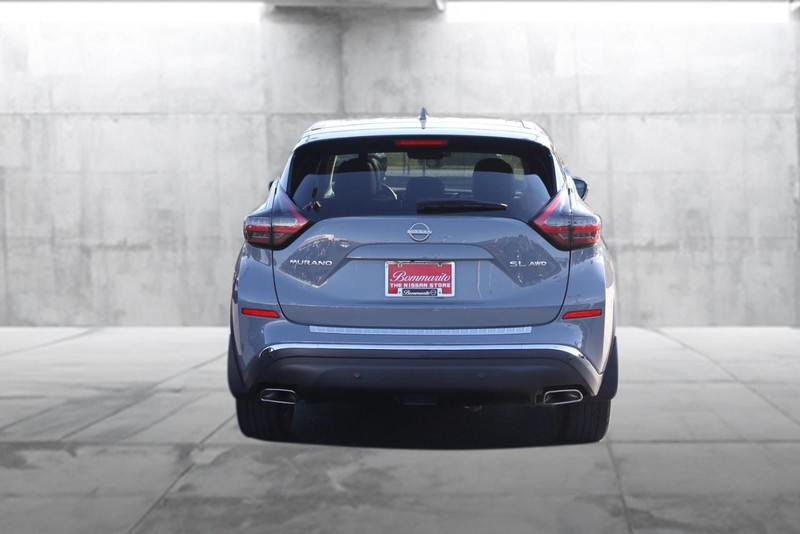 Nissan Murano Vehicle Full-screen Gallery Image 6