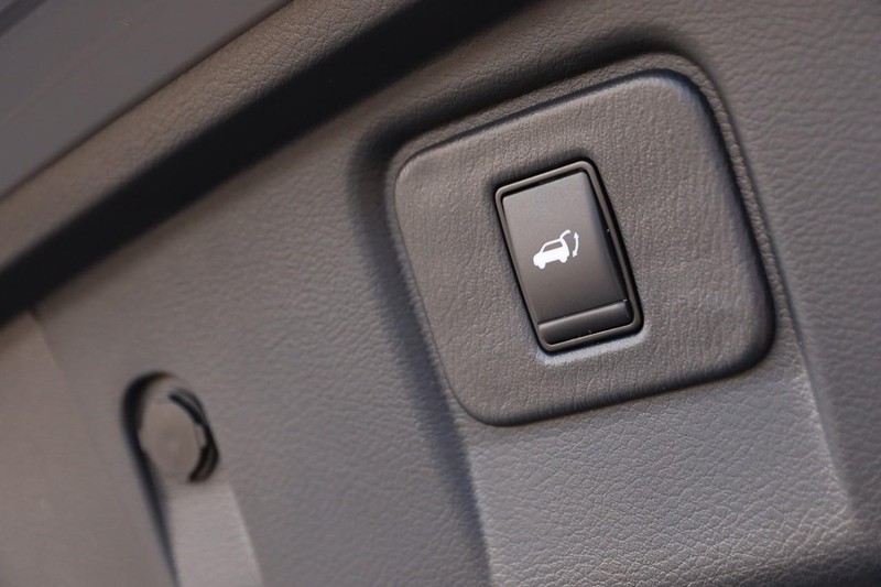 Nissan Murano Vehicle Full-screen Gallery Image 8