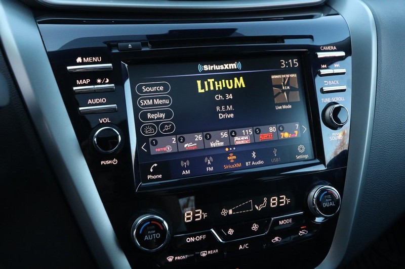 Nissan Murano Vehicle Full-screen Gallery Image 18