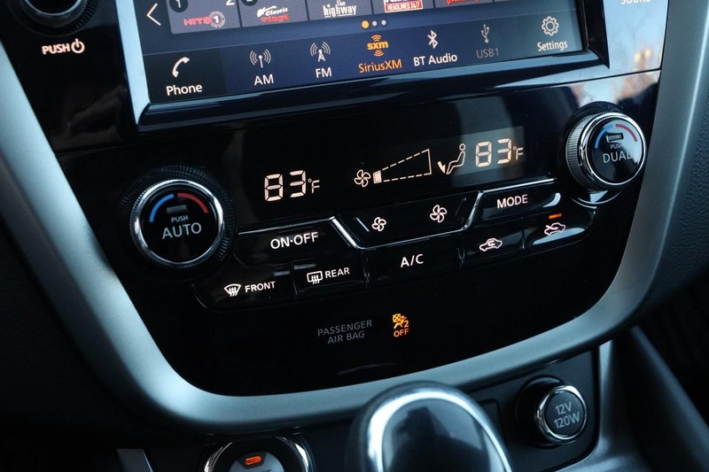 Nissan Murano Vehicle Full-screen Gallery Image 20