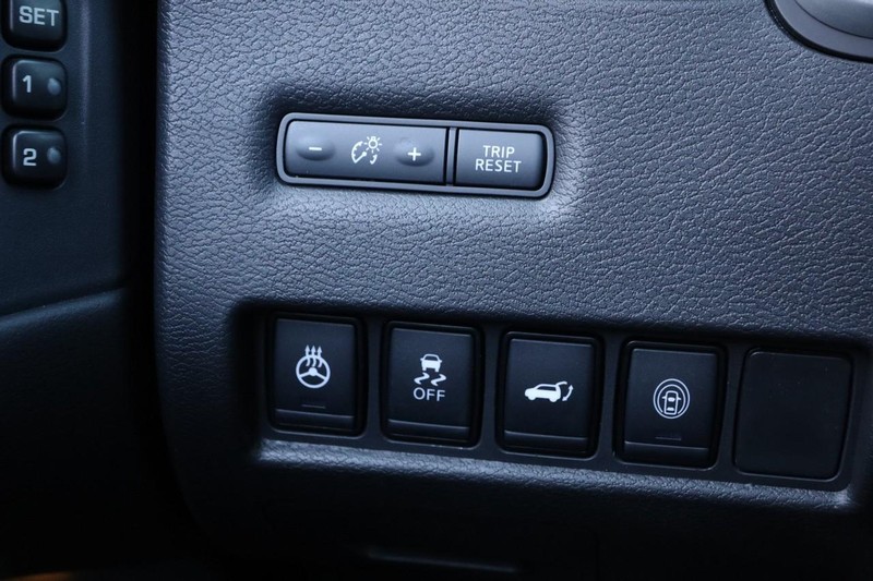 Nissan Murano Vehicle Full-screen Gallery Image 22