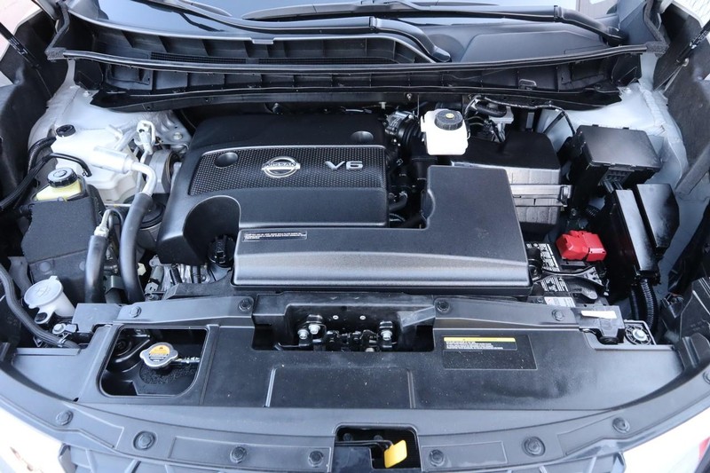 Nissan Murano Vehicle Full-screen Gallery Image 29