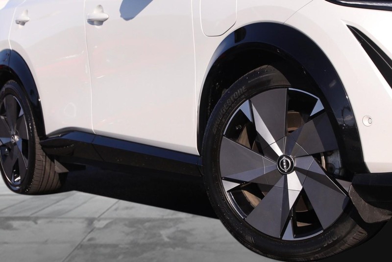 Nissan ARIYA Vehicle Full-screen Gallery Image 3