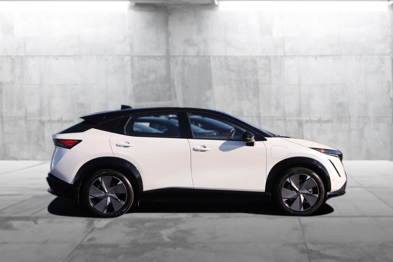 Nissan ARIYA Vehicle Full-screen Gallery Image 5