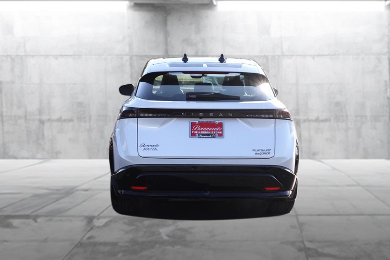 Nissan ARIYA Vehicle Full-screen Gallery Image 6