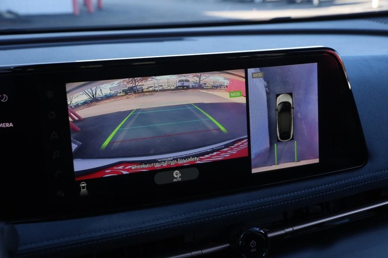 Nissan ARIYA Vehicle Full-screen Gallery Image 18