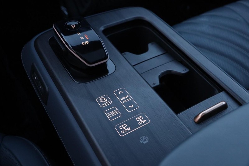 Nissan ARIYA Vehicle Full-screen Gallery Image 20