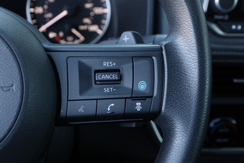 Nissan Rogue Vehicle Image 13