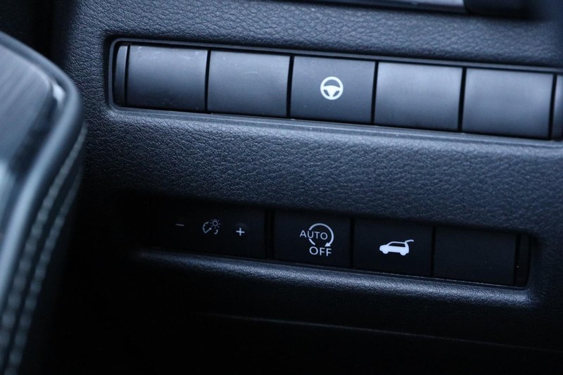 Nissan Rogue Vehicle Image 20