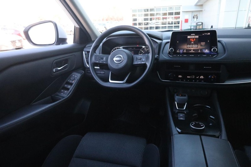 Nissan Rogue Vehicle Image 22