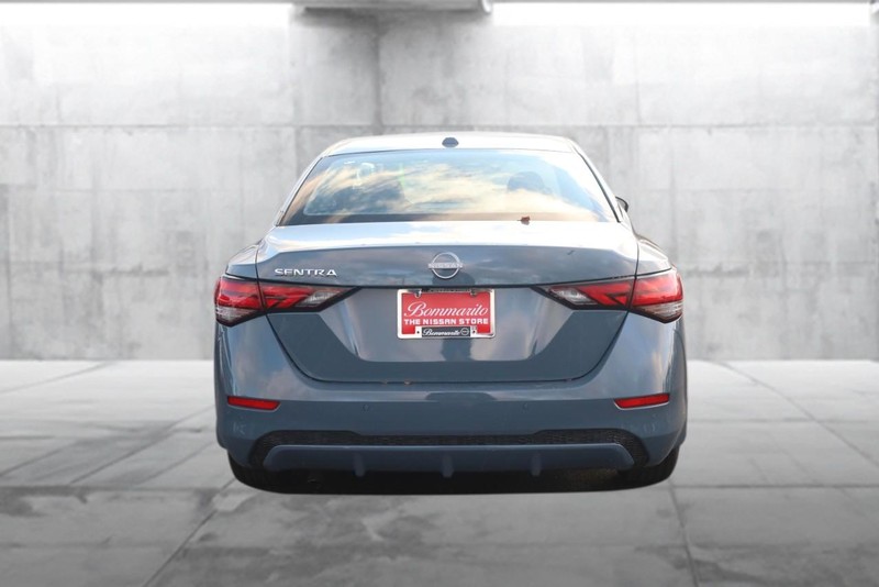 Nissan Sentra Vehicle Image 06