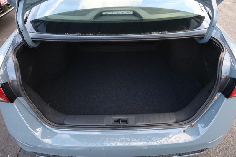 Nissan Sentra Vehicle Image 07