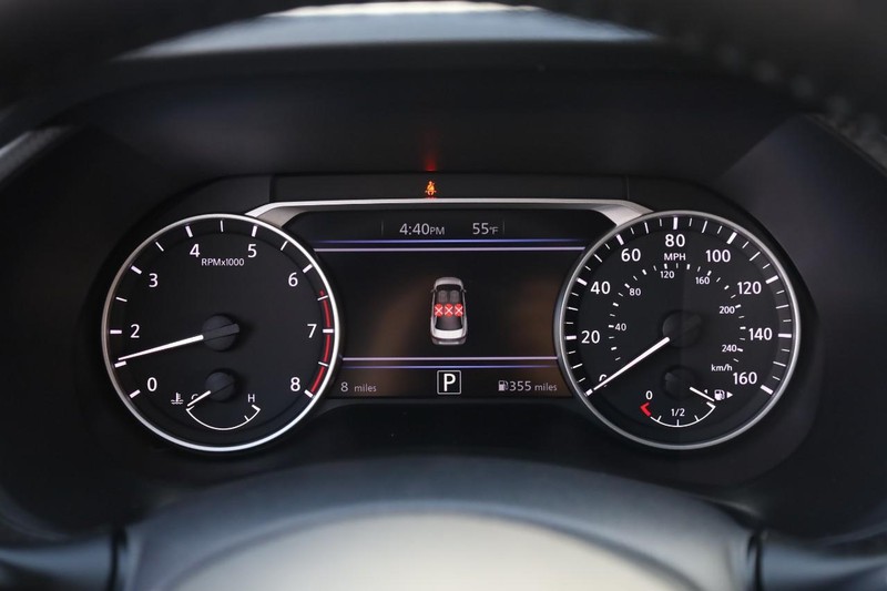 Nissan Sentra Vehicle Image 10