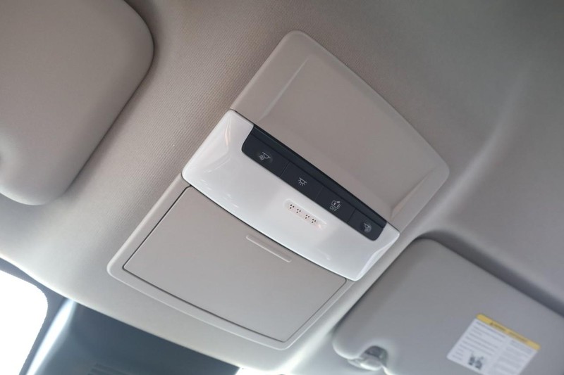 Nissan Sentra Vehicle Image 17