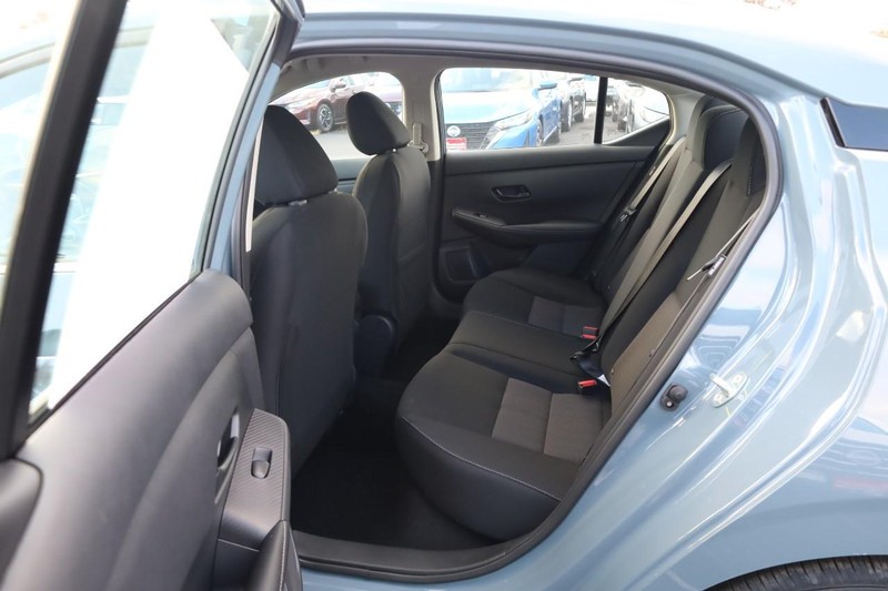 Nissan Sentra Vehicle Image 20