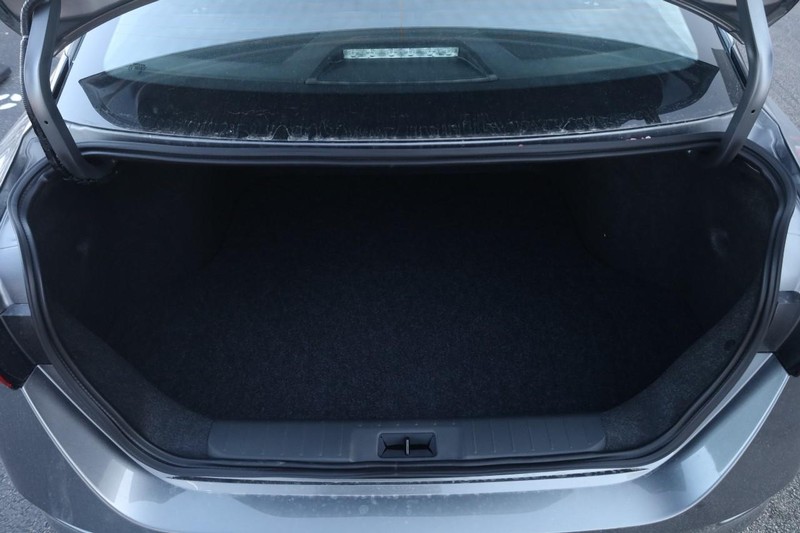 Nissan Sentra Vehicle Image 07