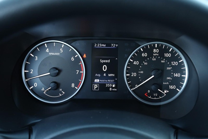 Nissan Sentra Vehicle Image 10