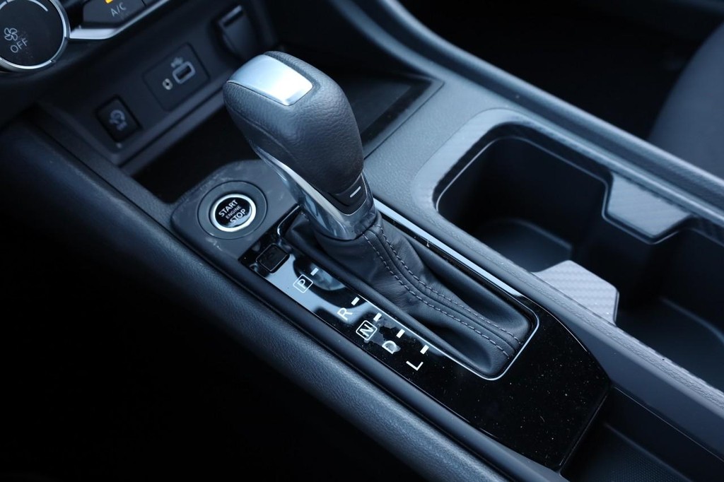 Nissan Sentra Vehicle Image 16