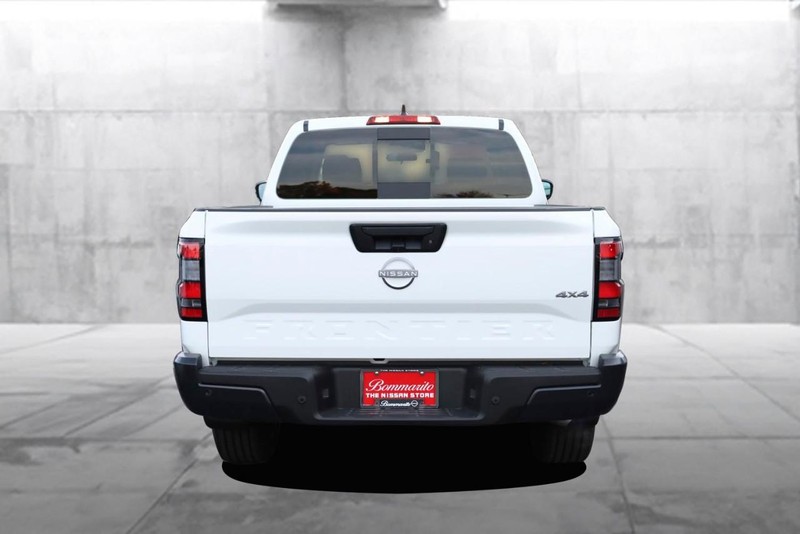 Nissan Frontier Vehicle Image 06