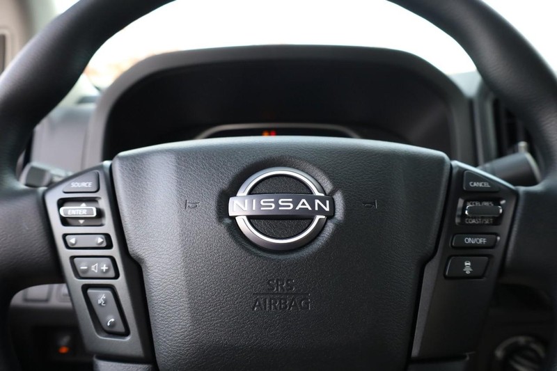 Nissan Frontier Vehicle Image 09